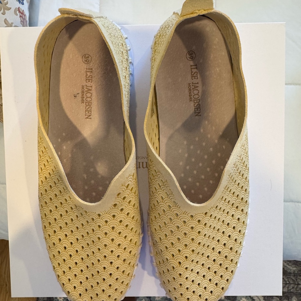 Ilse Jacobsen Tan Flats with Perforated Design